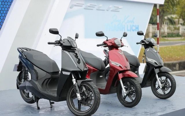 Sau ưu đãi lên tới 12 triệu đồng, khách mua xe máy điện VinFast bất ngờ nhận "quà tặng" khủng hiếm có - Ảnh 2