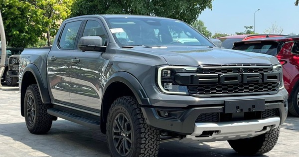 Ford Ranger, Everest đổi trang bị tại Việt Nam: Thêm tiếng Việt, bớt cảm biến, bỏ tính năng từng vượt trội đối thủ