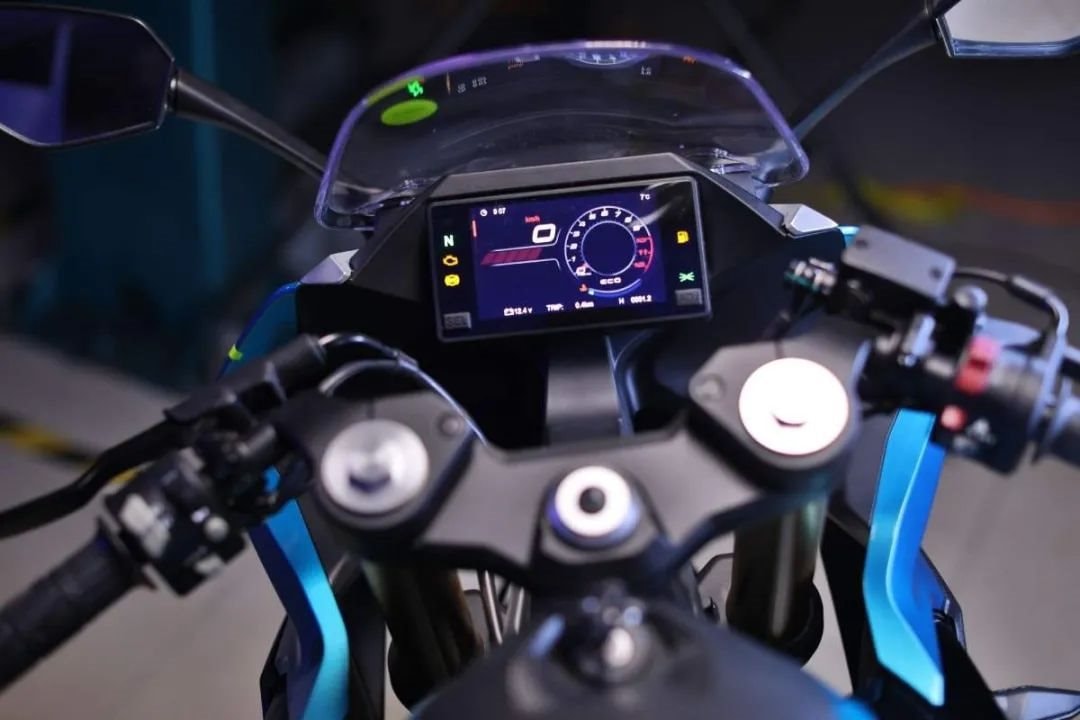 Vua côn tay mạnh hơn Yamaha Exciter lộ diện: Thiết kế hầm hố, trang bị ABS 2 kênh - Ảnh 1