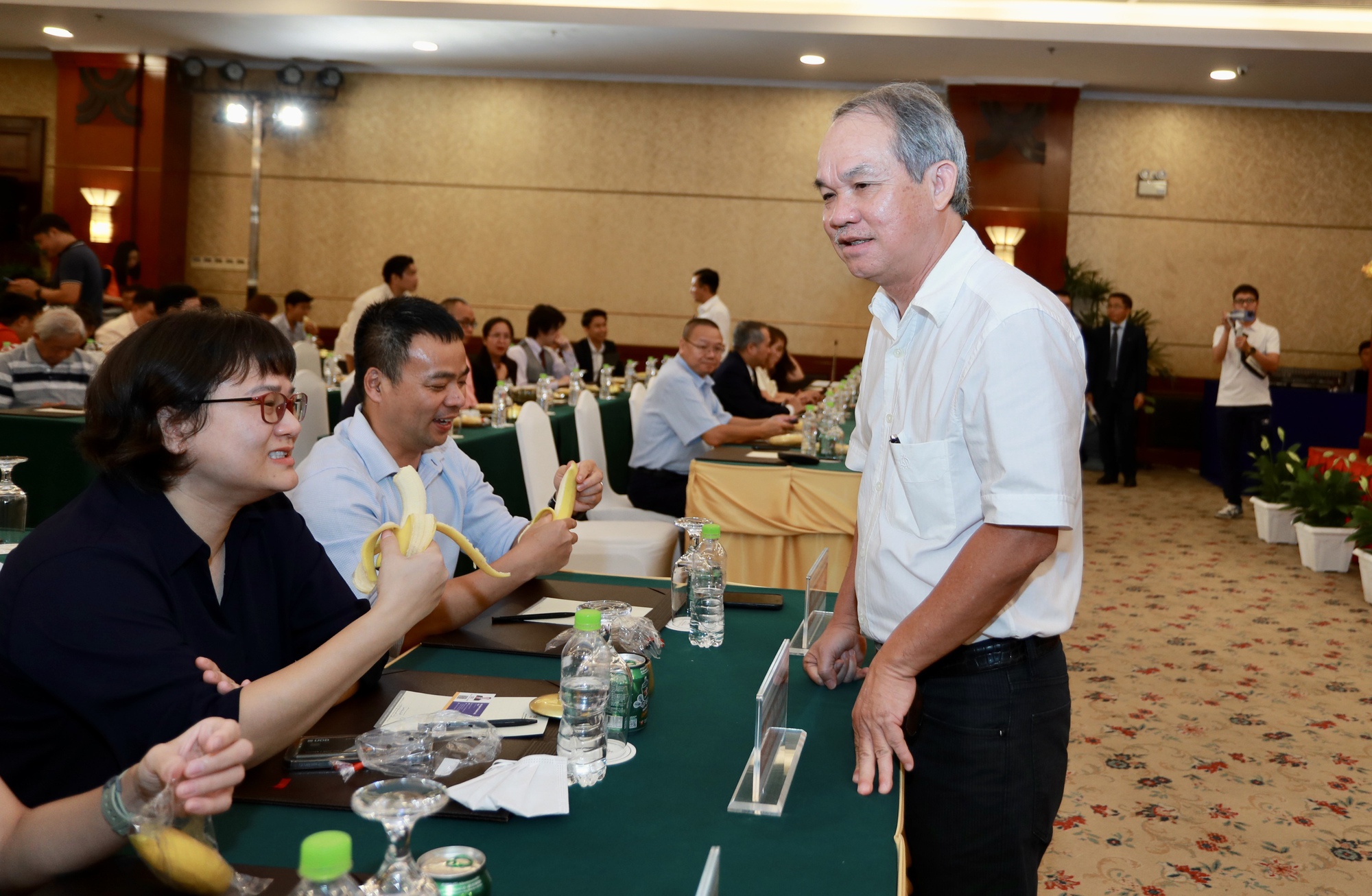 Sau heo, chuối, sầu riêng... bầu Đức tiết lộ đang nuôi cá hồi, cá tầm - Ảnh 1