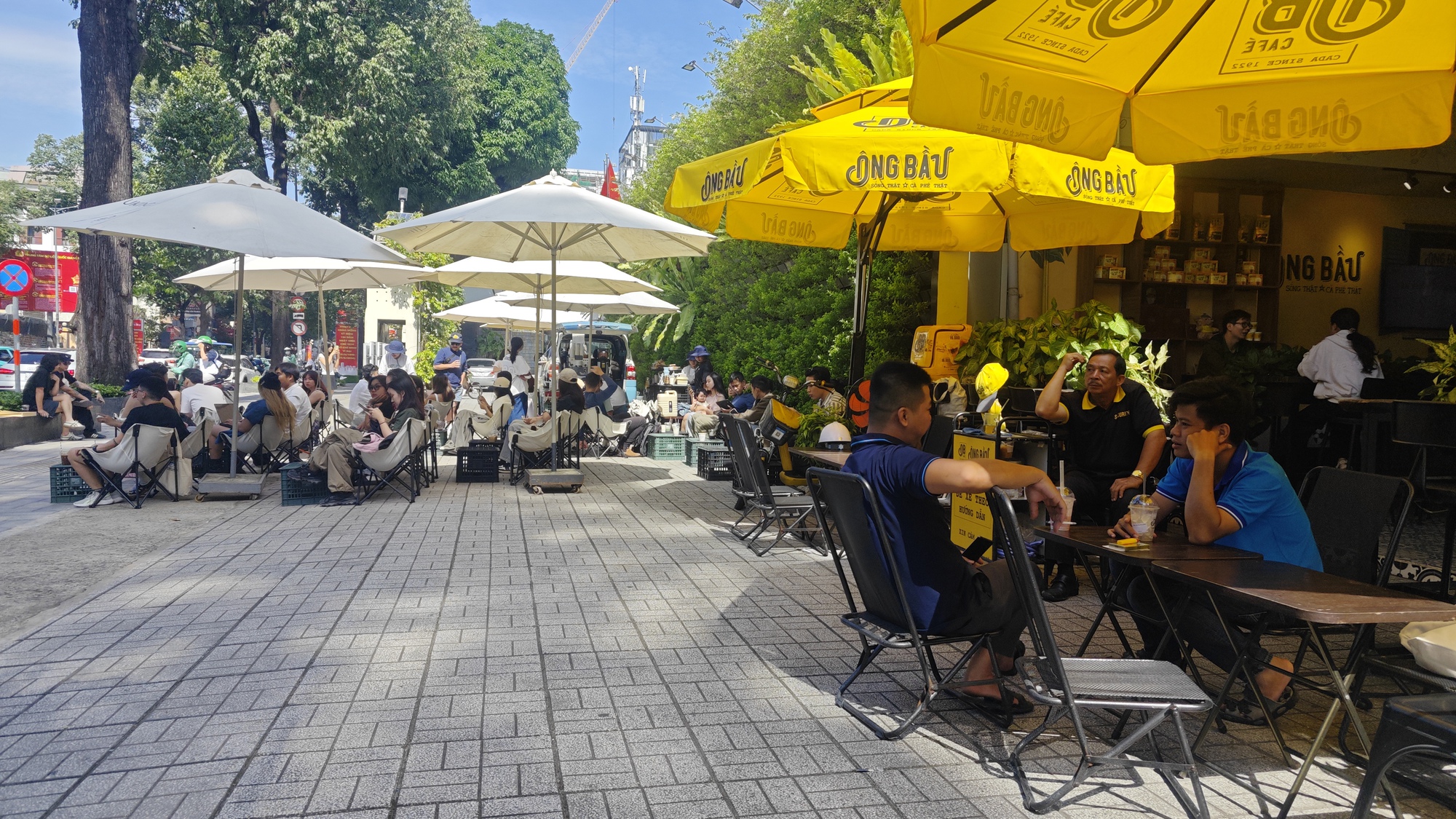 Mở quán cà phê: Cuộc chiến khó lường - Ảnh 1