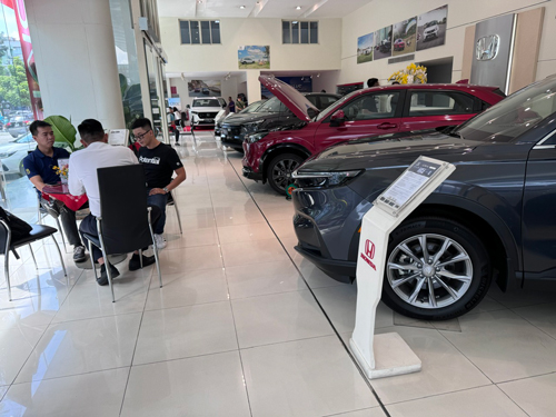 Sức mua ô tô bật tăng - Ảnh 1