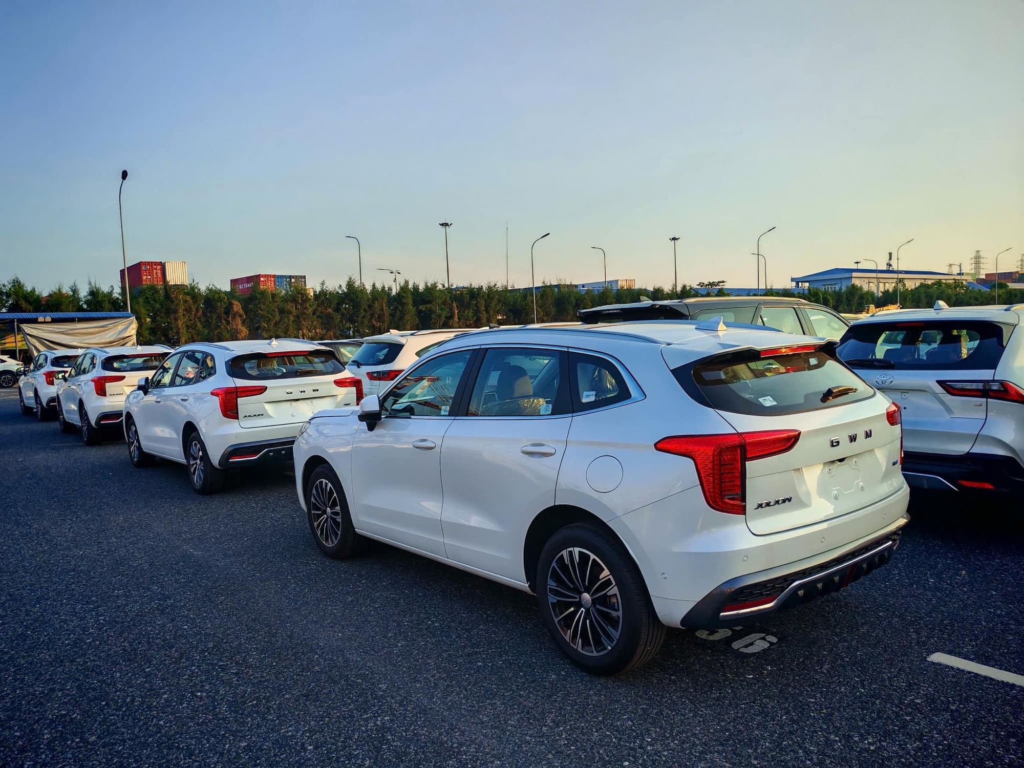 Hãng xe xây nhà máy lắp ráp tại Việt Nam sắp ra mắt mẫu SUV hybrid sau nhiều lần lùi lịch: ăn xăng chỉ 4,2 lít/100km, thách thức Corolla Cross - Ảnh 4