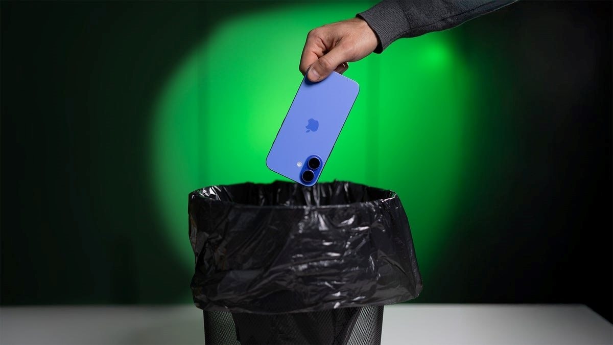 "Xếp 5 chiếc iPhone từ iPhone 12 đến iPhone 16 nằm cạnh nhau": Đố ai đoán nổi chiếc nào với chiếc nào - Ảnh 1