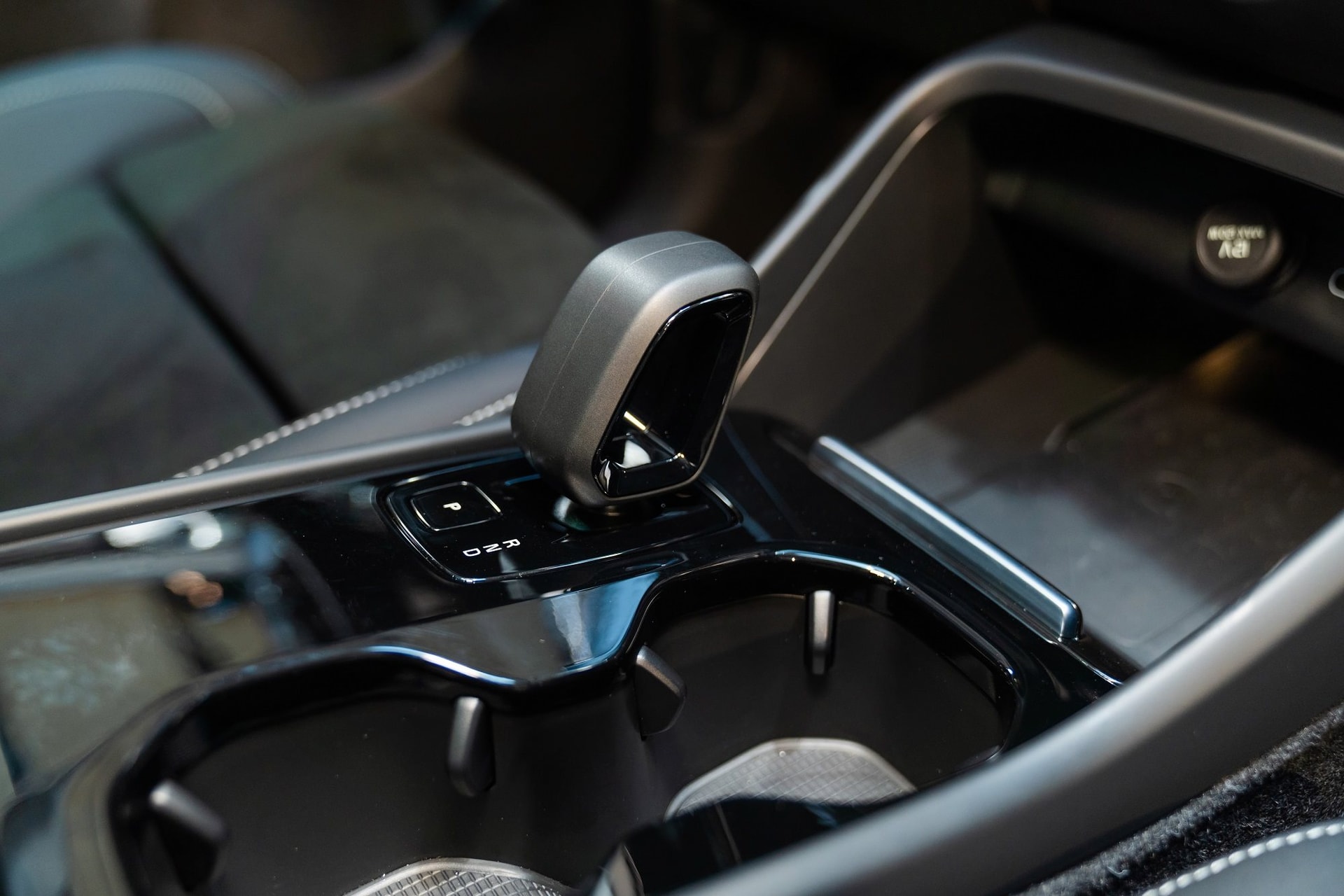 Đại gia ngành xe với doanh thu kỷ lục 900.000 tỷ tung "bom tấn" ở Việt Nam, mẫu xe thuần điện chạy 512km - Ảnh 10