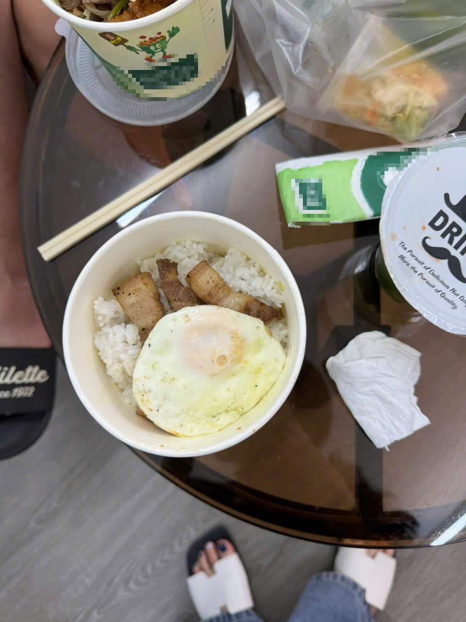 Sốc với suất cơm 68k có 3 miếng thịt và 1 quả trứng - Ảnh 3