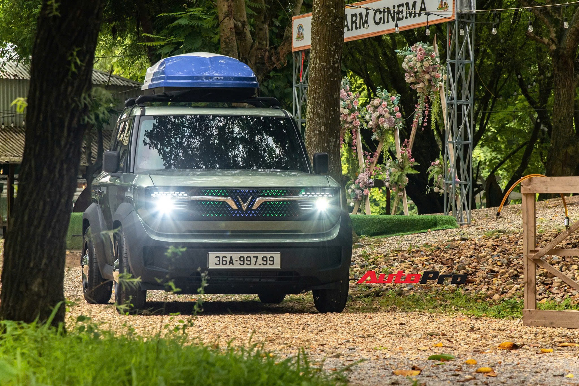 VinFast VF 3 - 'ông vua mới trong làng biển đẹp': Vừa đấu giá 3,9 tỷ liền rao bán chênh tới gần 1 tỷ đồng - Ảnh 10