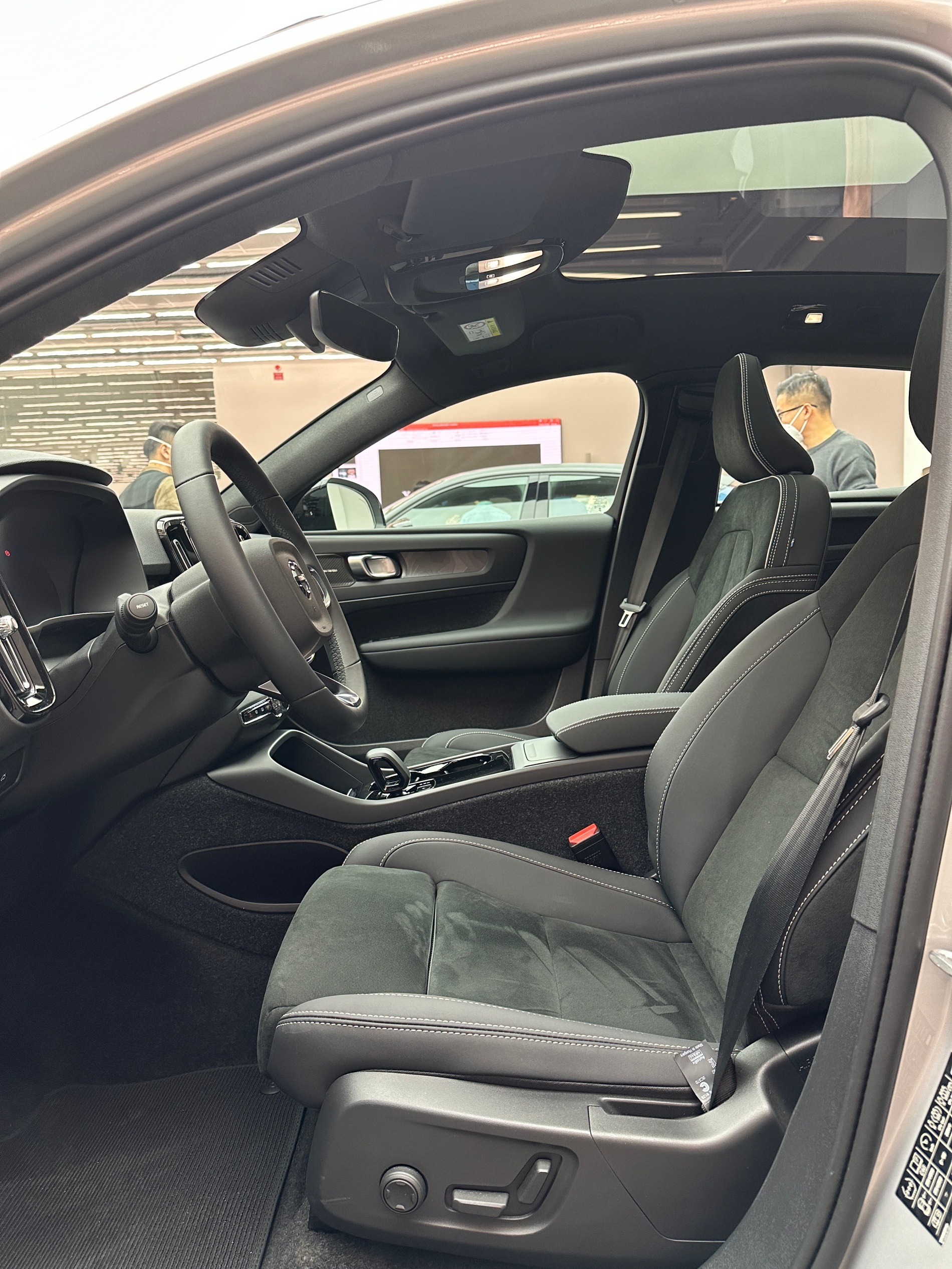 Volvo EC40 chốt ra mắt Việt Nam tuần sau: Giá đồn đoán 2 tỷ đồng, dáng coupe, chạy tầm 500 km/sạc - Ảnh 5