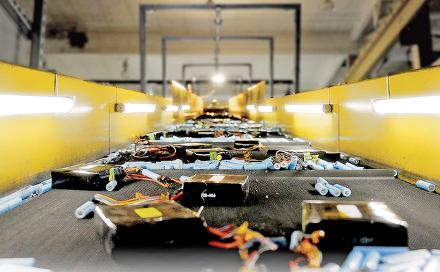 'Viên kim cương' 250 nghìn tỷ đồng, được tạo ra từ xe điện: Tài nguyên vô tận? Mỹ có cả chục start-up lớn - Ảnh 2