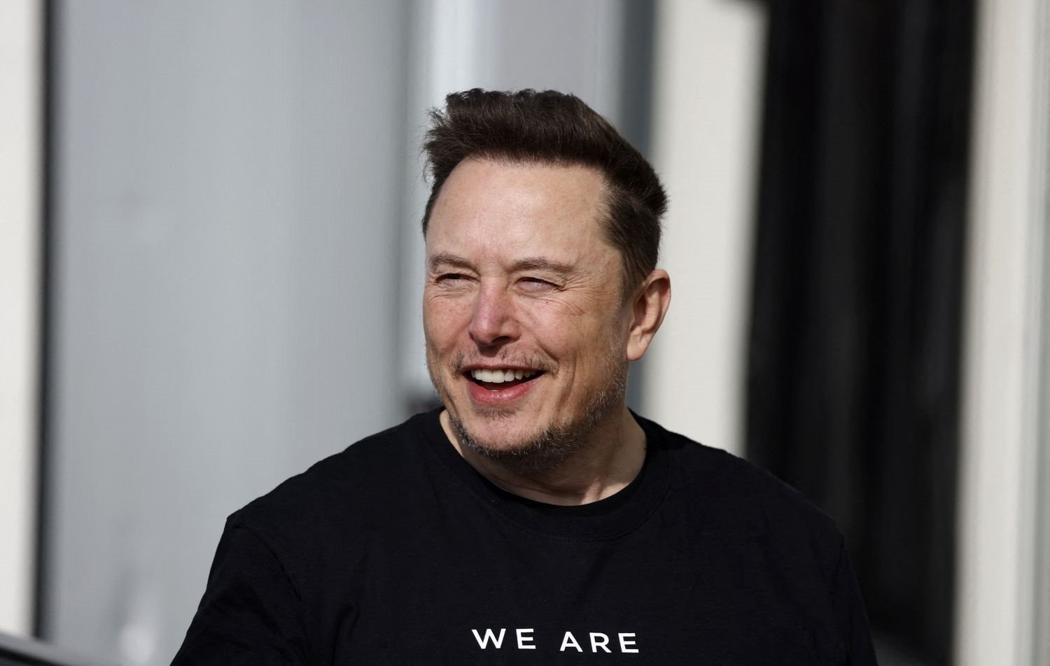 Elon Musk tự hủy kế hoạch nhiều người chờ mong của Tesla - Vô tình 'dọn đường' cho VinFast? - Ảnh 1