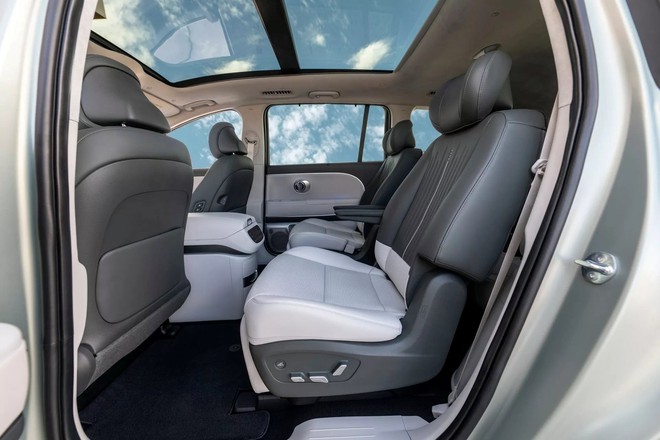 SUV điện cỡ lớn Hyundai Ioniq 9 chính thức ra mắt: Tầm di chuyển 620 km, đấu trực tiếp với VinFast VF 9 - Ảnh 10