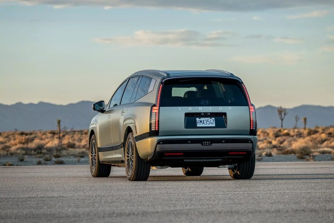 SUV điện cỡ lớn Hyundai Ioniq 9 chính thức ra mắt: Tầm di chuyển 620 km, đấu trực tiếp với VinFast VF 9 - Ảnh 4