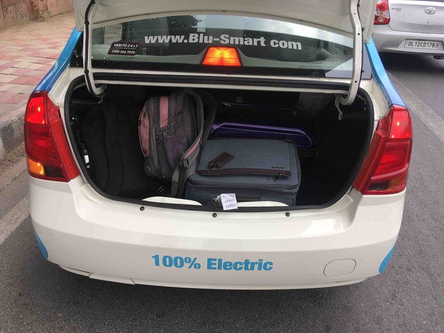 Đất nước VinFast xây nhà máy 'cháy hàng' xe điện dịch vụ, đặt tiền rồi ngóng chờ: Chuyện gì đang xảy ra? - Ảnh 3