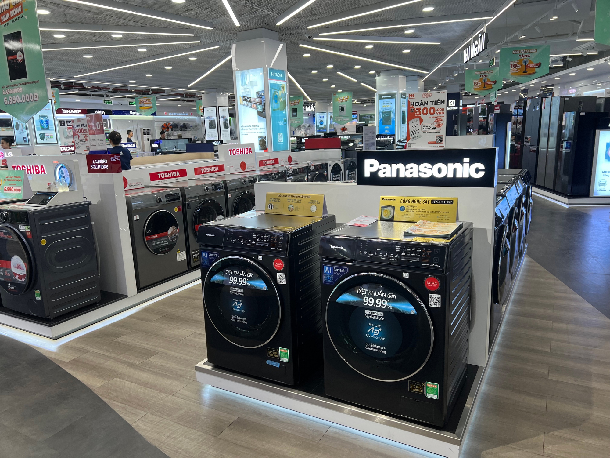 Điện máy tung "bình mới rượu cũ" - Ảnh 1