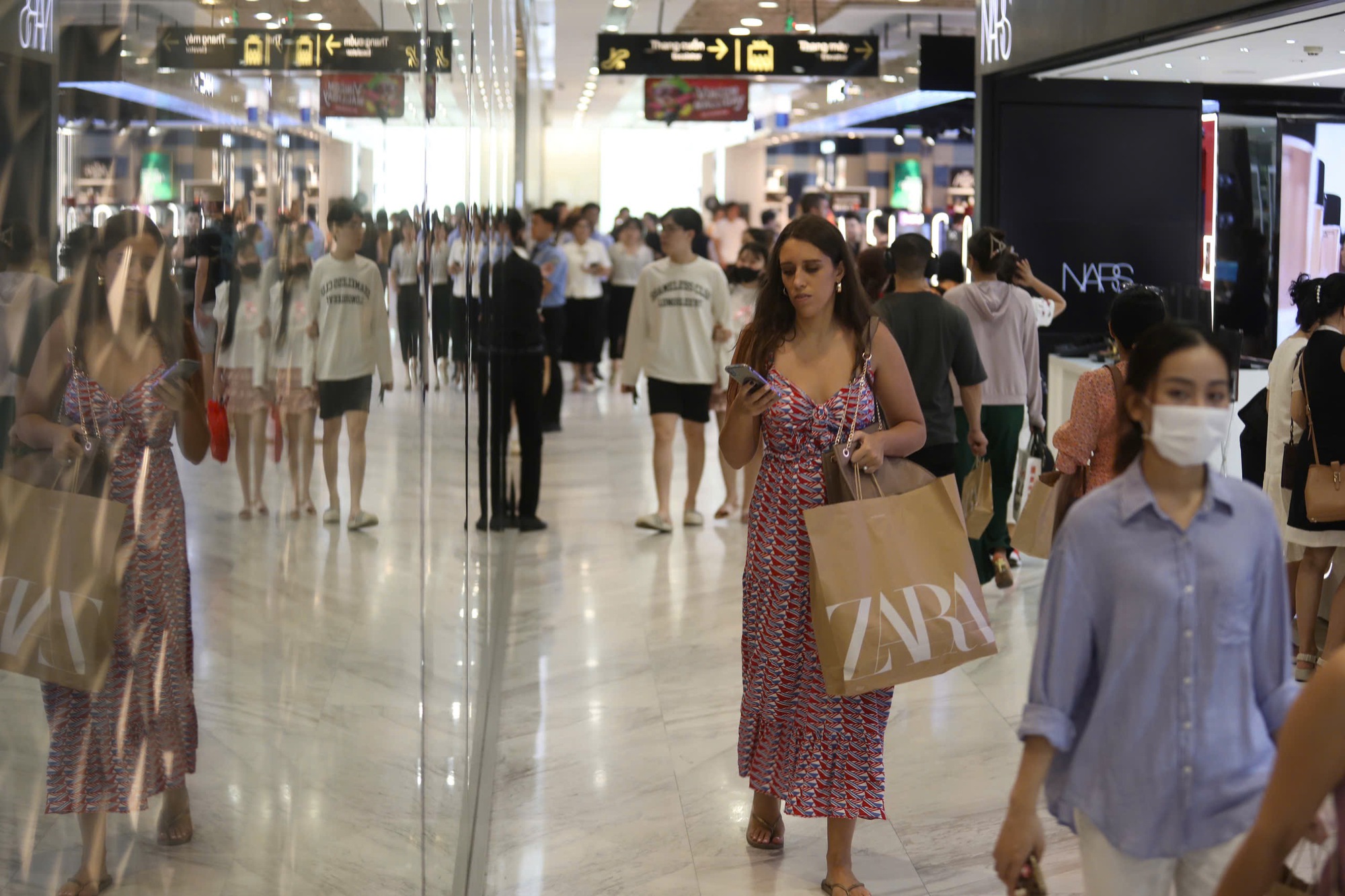 Chuyện gì đang xảy ra với các cửa hàng Black Friday ở Hà Nội? - Ảnh 22