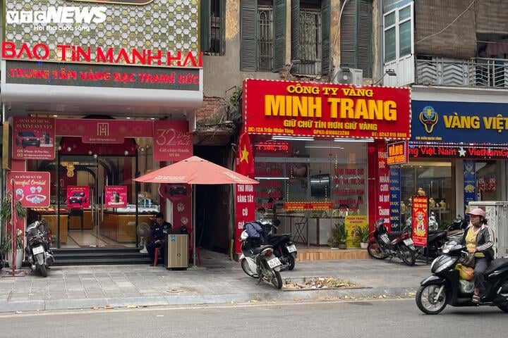Mở bán vàng nhẫn không giới hạn, cửa hàng vẫn bất ngờ vắng khách - Ảnh 3