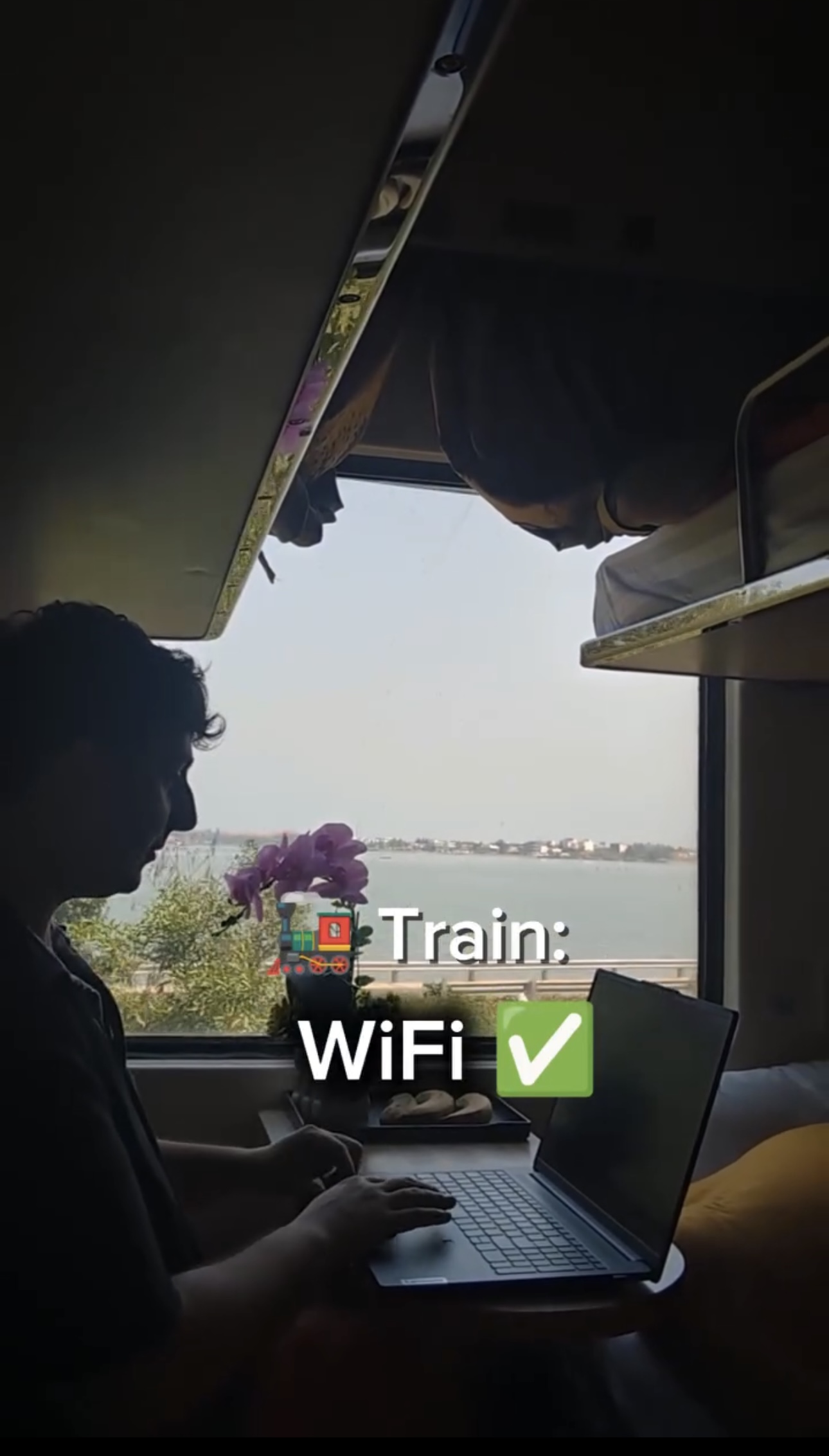 Nói du lịch Việt Nam wifi rất tệ, hai khách Tây nỗ lực chứng minh bạn đã lầm to, đến cả đồng lúa còn có mạng để dùng - Ảnh 6