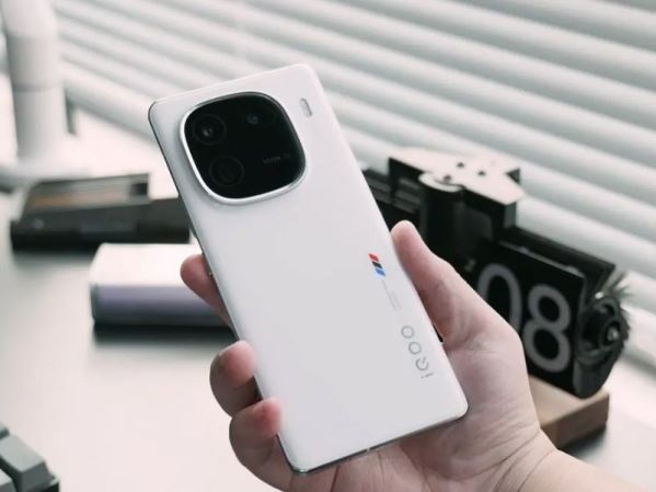 Điện thoại Trung Quốc vừa ra mắt đã cháy hàng, sở hữu chip mạnh "áp đảo" S24 Ultra: Giá chỉ bằng một nửa - Ảnh 4