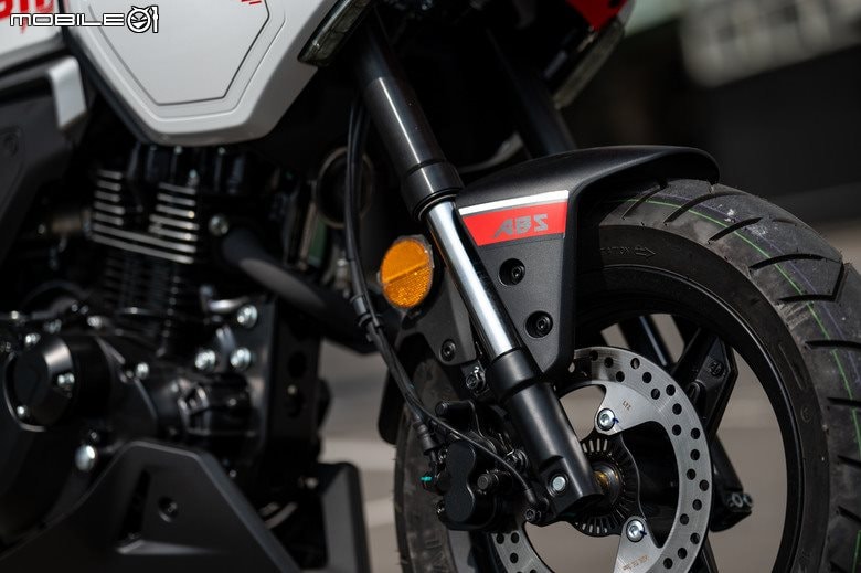 'Vua côn tay' 125cc cập bến thị trường Việt: Thiết kế độc lạ, có ABS 2 kênh, trang bị vượt Yamaha Exciter và Winner X - Ảnh 1