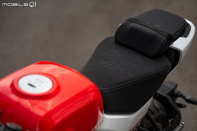 'Vua côn tay' 125cc cập bến thị trường Việt: Thiết kế độc lạ, có ABS 2 kênh, trang bị vượt Yamaha Exciter và Winner X - Ảnh 5