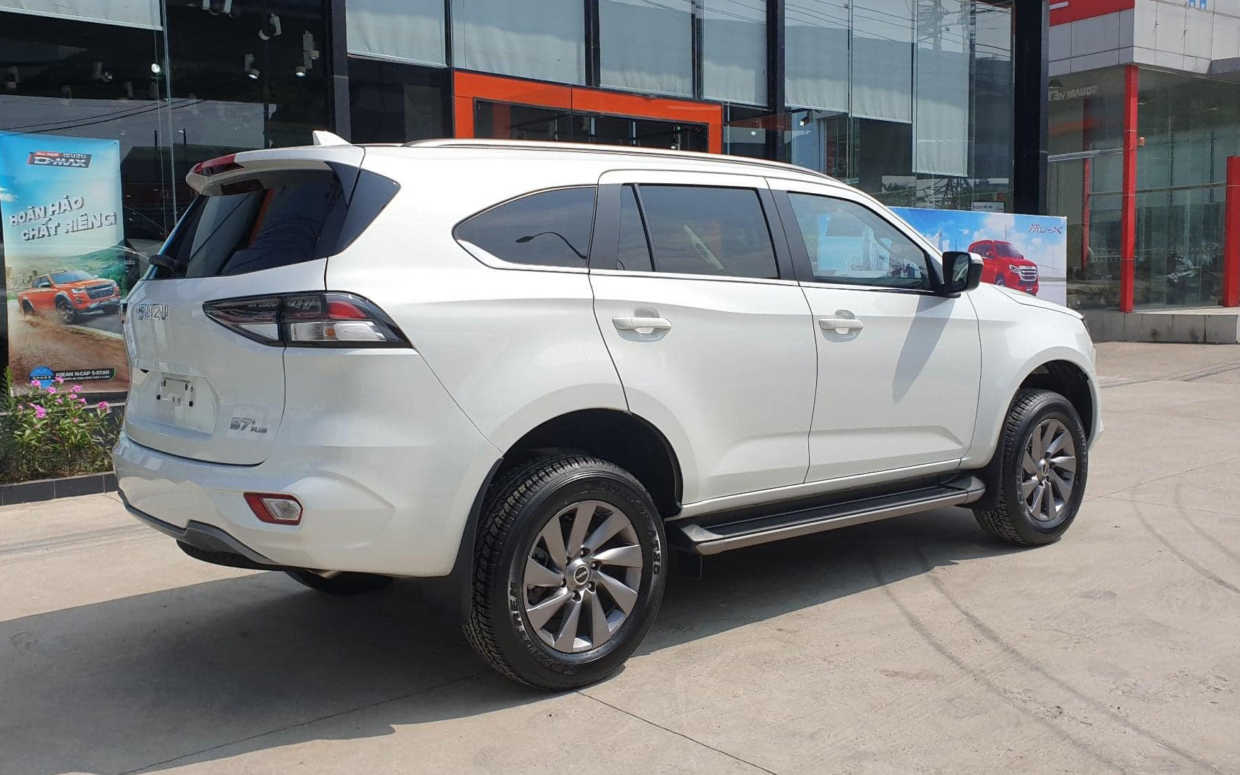 Isuzu mu-X giảm giá còn hơn 760 triệu tại đại lý: Cùng cỡ Fortuner nhưng rẻ ngang Yaris Cross, cơ hội thoát nhóm bán ít nhất cuối năm - Ảnh 4