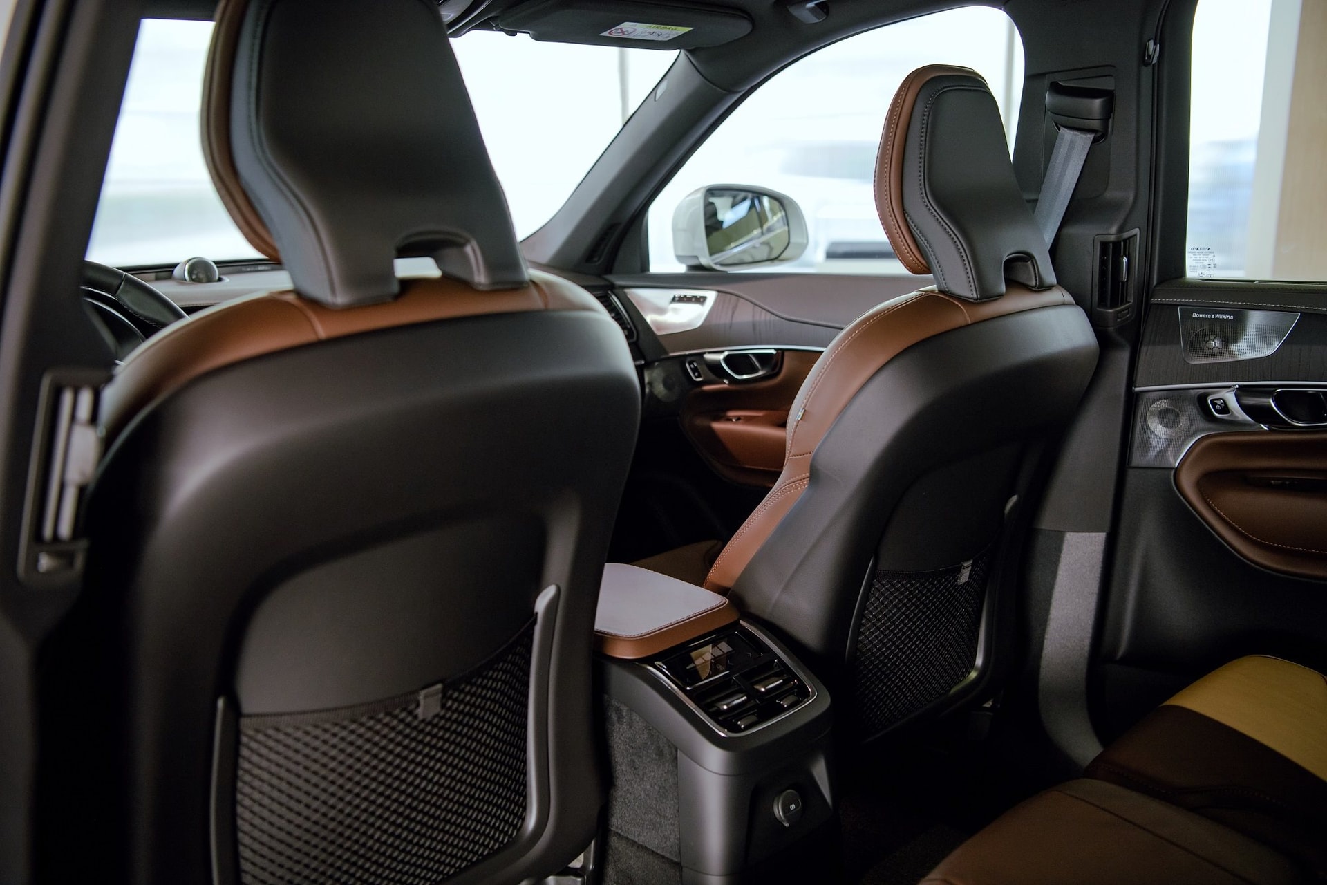 Đại gia ngành xe với doanh thu kỷ lục 900.000 tỷ tung "bom tấn" ở Việt Nam, mẫu xe thuần điện chạy 512km - Ảnh 11