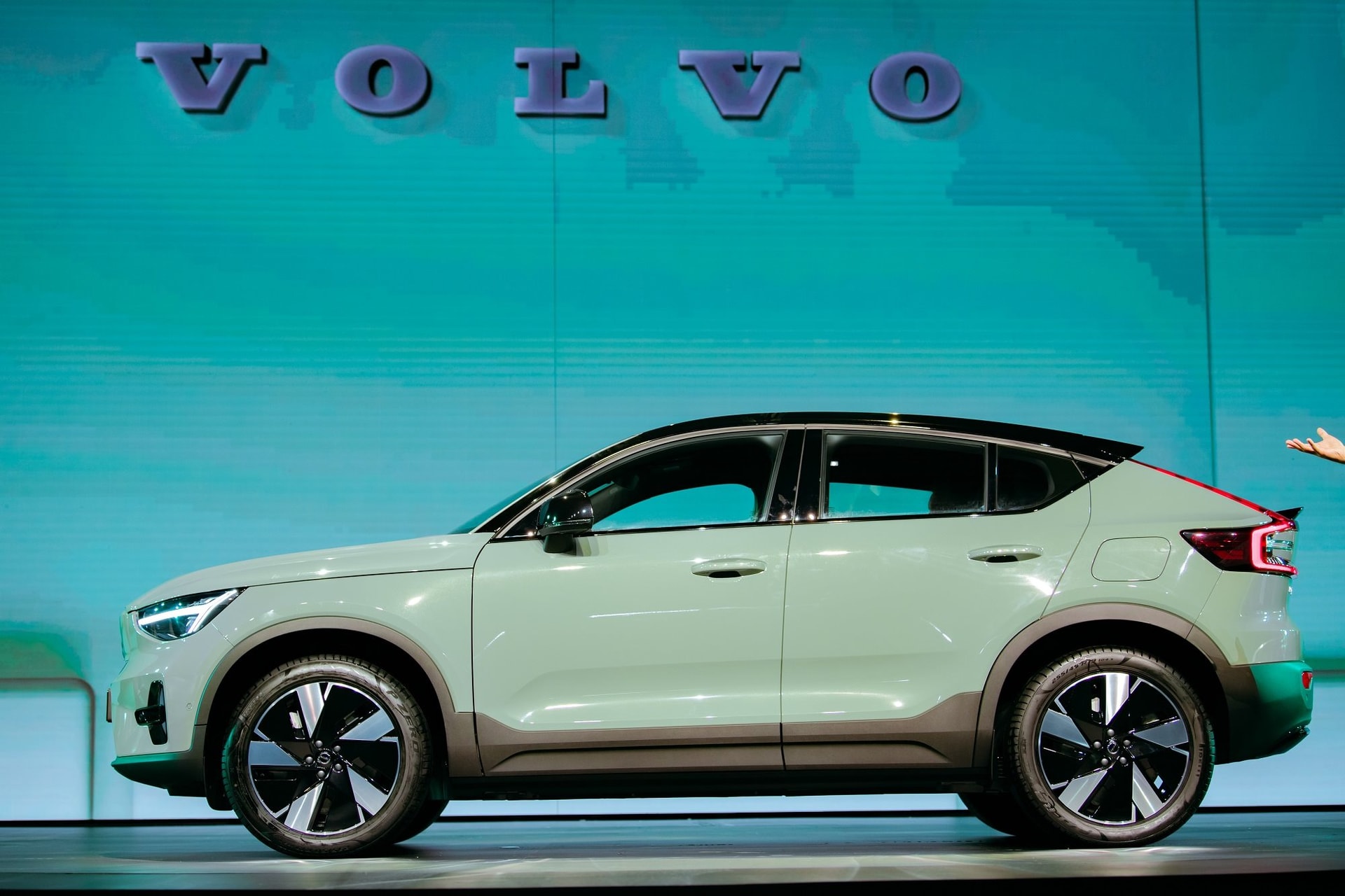 Đại gia ngành xe với doanh thu kỷ lục 900.000 tỷ tung "bom tấn" ở Việt Nam, mẫu xe thuần điện chạy 512km - Ảnh 5