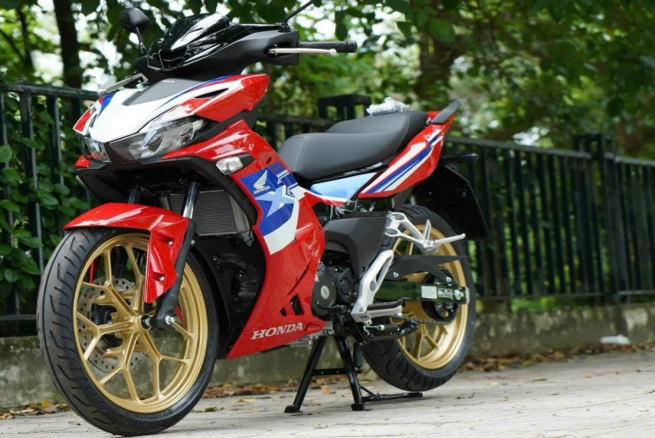 Mẫu xe dẫn đầu phân khúc côn tay cỡ nhỏ giảm giá kịch sàn trong tháng 11: Cao nhất tới hơn 16 triệu - Ảnh 1