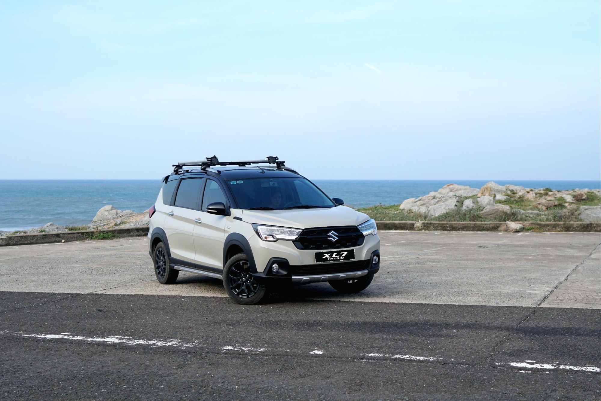 Suzuki XL7 Hybrid: Sở hữu xe gia đình chưa bao giờ dễ dàng như bây giờ - Ảnh 1