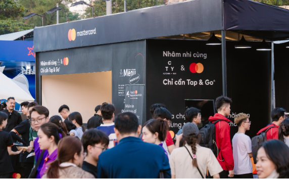 Tận hưởng tối đa nhờ các giao dịch tiện lợi, an toàn cùng Mastercard - Ảnh 2