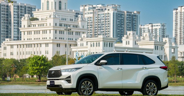 Toyota Innova Cross - Phá vỡ tư duy thông thường về xe gia đình