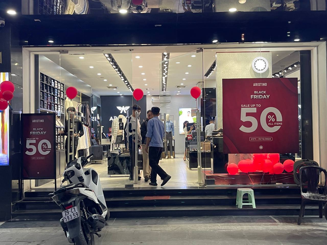 Chuyện gì đang xảy ra với các cửa hàng Black Friday ở Hà Nội? - Ảnh 14