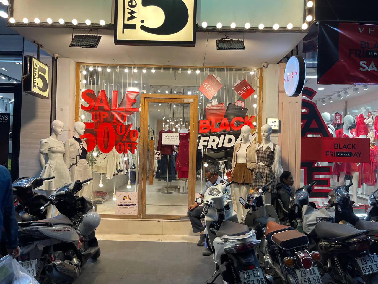 Chuyện gì đang xảy ra với các cửa hàng Black Friday ở Hà Nội? - Ảnh 16