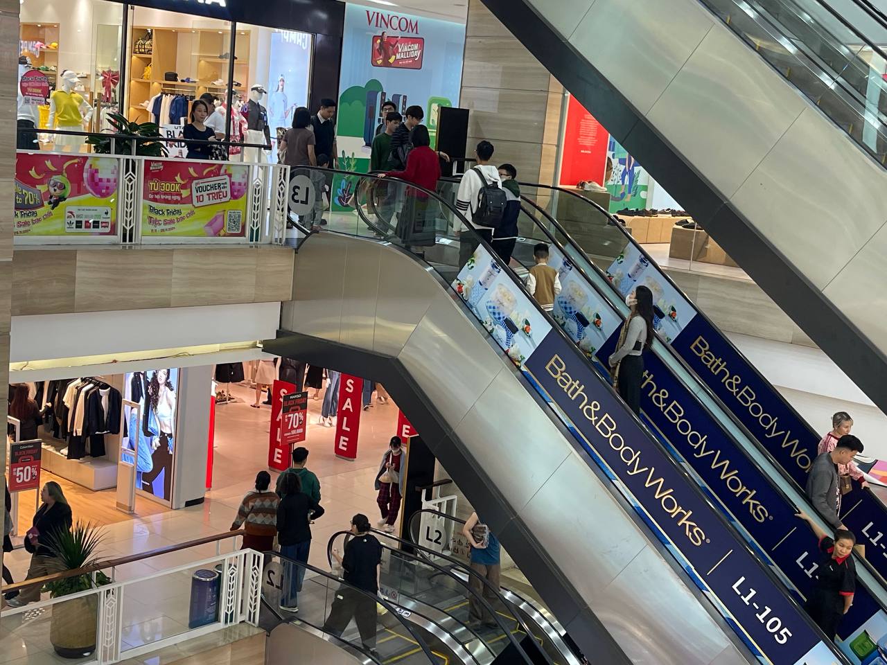 Chuyện gì đang xảy ra với các cửa hàng Black Friday ở Hà Nội? - Ảnh 2