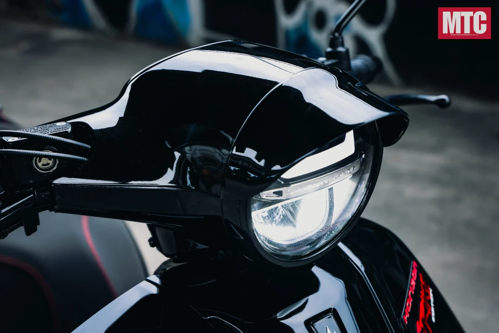 Honda SH bất ngờ gặp đối cứng: Sở hữu phanh SBS độc quyền, thiết kế sang chảnh mà giá siêu rẻ - Ảnh 1