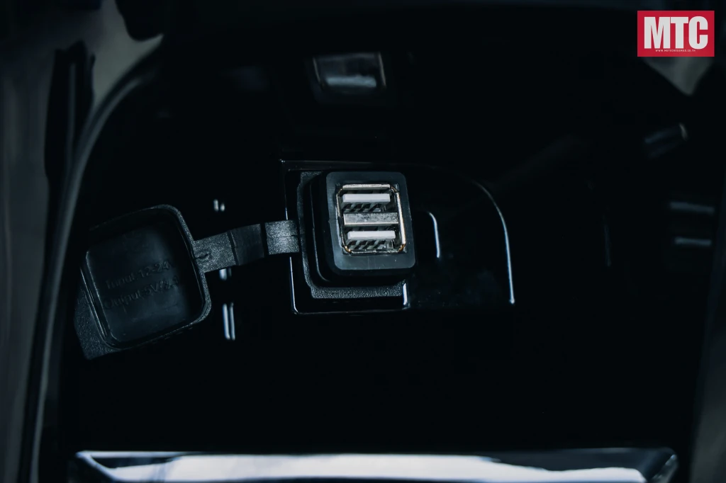 Honda SH bất ngờ gặp đối cứng: Sở hữu phanh SBS độc quyền, thiết kế sang chảnh mà giá siêu rẻ - Ảnh 4