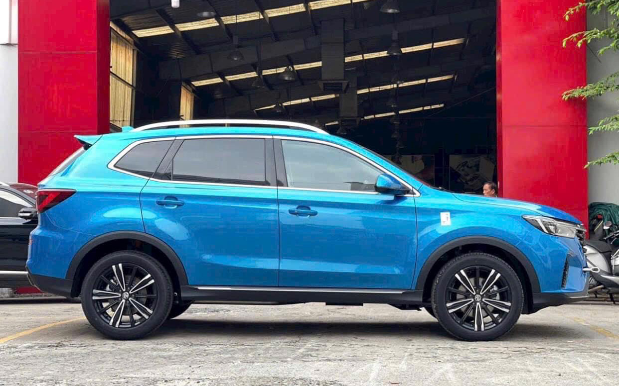 Lô MG RX5 này đang giảm giá còn hơn 500 triệu tại đại lý, rẻ gần bằng Raize dù lớn hơn Corolla Cross - Ảnh 4