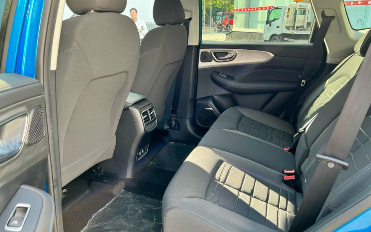 Lô MG RX5 này đang giảm giá còn hơn 500 triệu tại đại lý, rẻ gần bằng Raize dù lớn hơn Corolla Cross - Ảnh 7