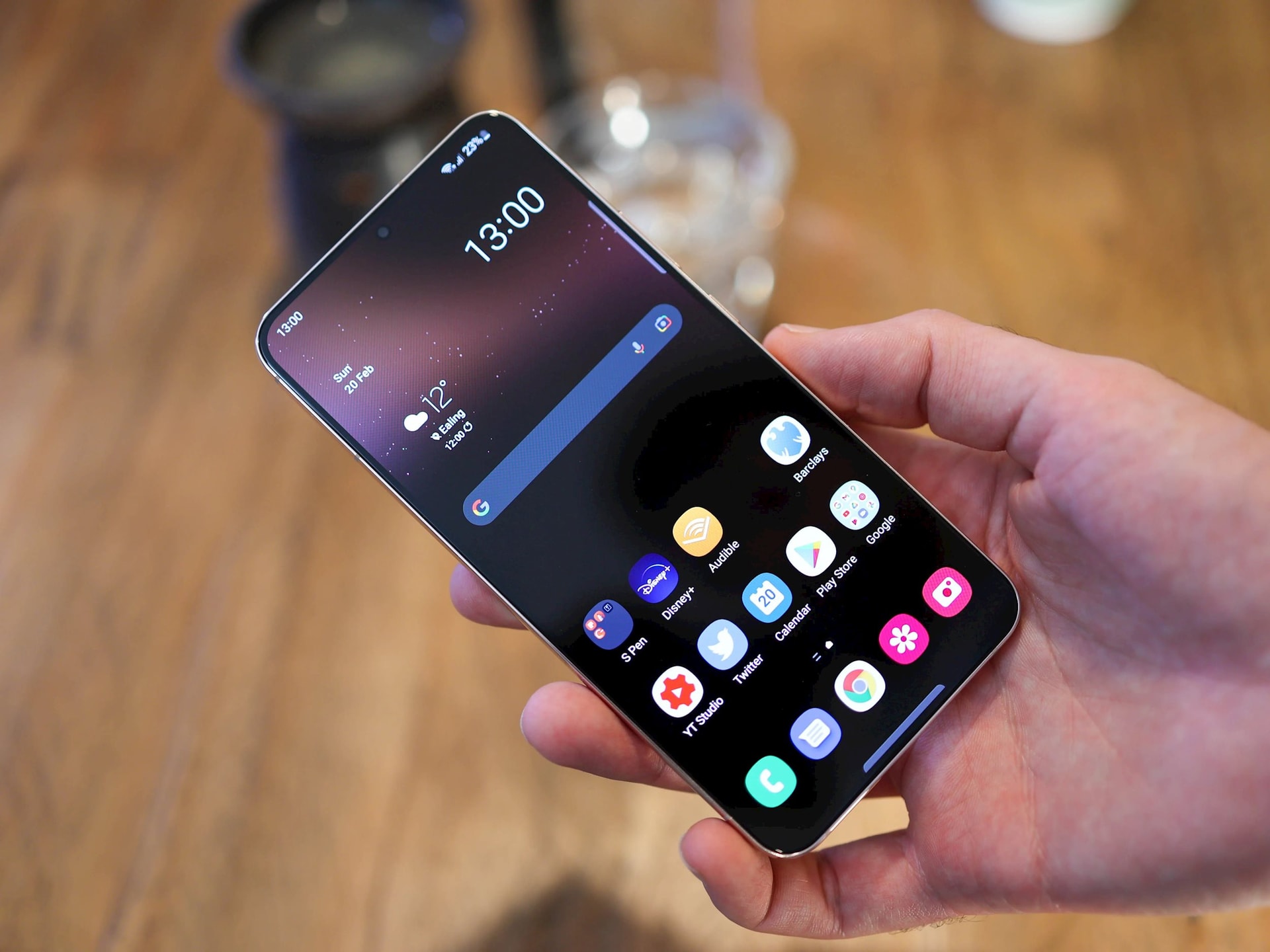 Điện thoại Samsung tiết kiệm nhất: Gần 3 năm tuổi mà tính năng vẫn hơn iPhone 16 Plus, máy cũ chỉ 8 triệu - Ảnh 1