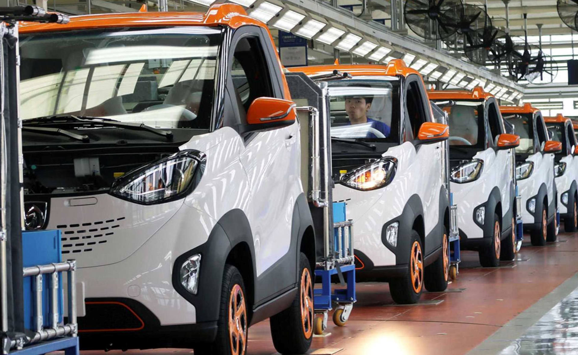 Hàng 'Made in China' bị cả thế giới áp thuế, liệu danh xưng công xưởng siêu rẻ của Trung Quốc có lung lay? - Ảnh 1