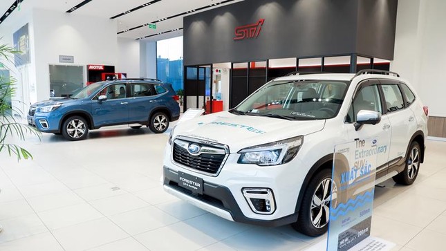 Thị trường ô tô cuối năm: Xe sang 'cật lực' đẩy hàng tồn kho - Ảnh 3