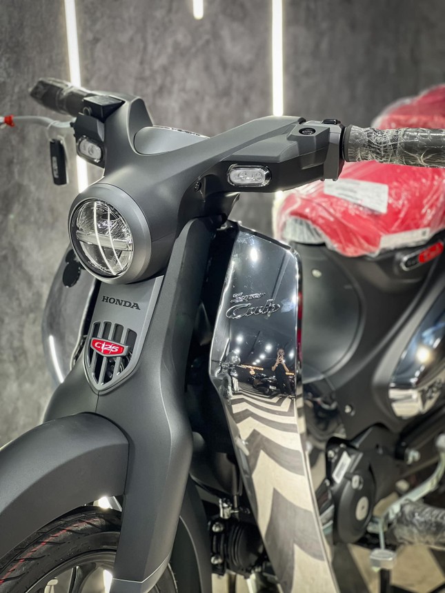 Honda Super Cub phiên bản Disney giá hơn 200 triệu đồng tại Việt Nam - Ảnh 5