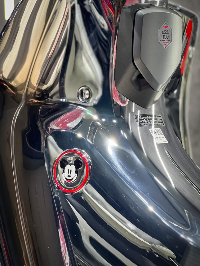 Honda Super Cub phiên bản Disney giá hơn 200 triệu đồng tại Việt Nam - Ảnh 3