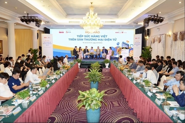 Sự thật hàng hóa từ nước ngoài về Việt Nam chỉ trong 24 giờ - Ảnh 1