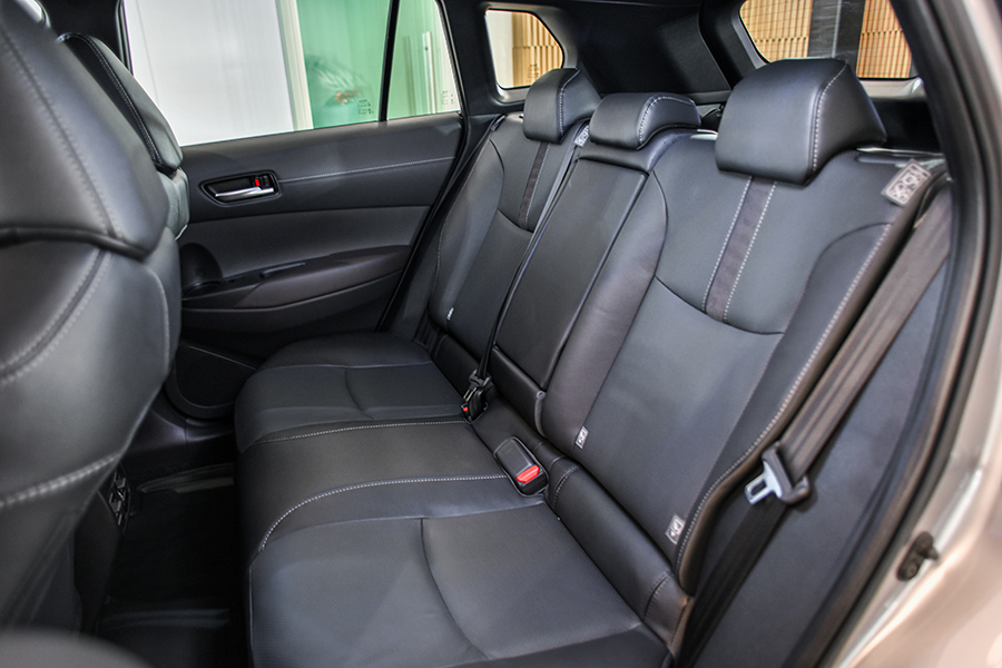 Toyota Corolla Cross hybrid đổi pin công nghệ mới giống Camry 2025, dễ về Việt Nam trong thời gian gần - Ảnh 12