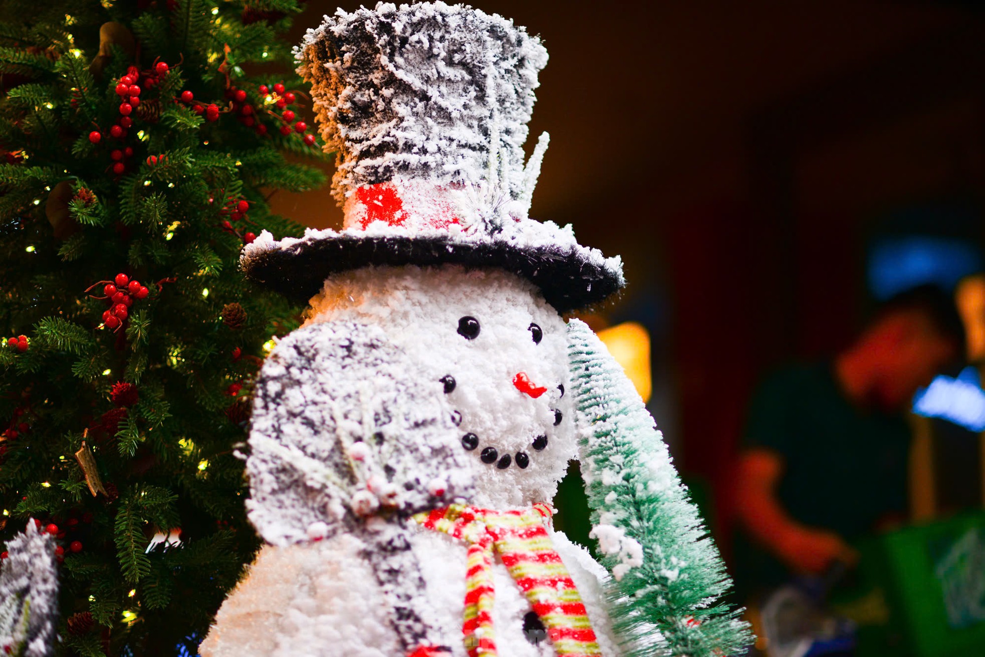 Tạo hình người tuyết, nghề lạ hái bộn tiền ở Thủ đô mùa Giáng sinh - Ảnh 11