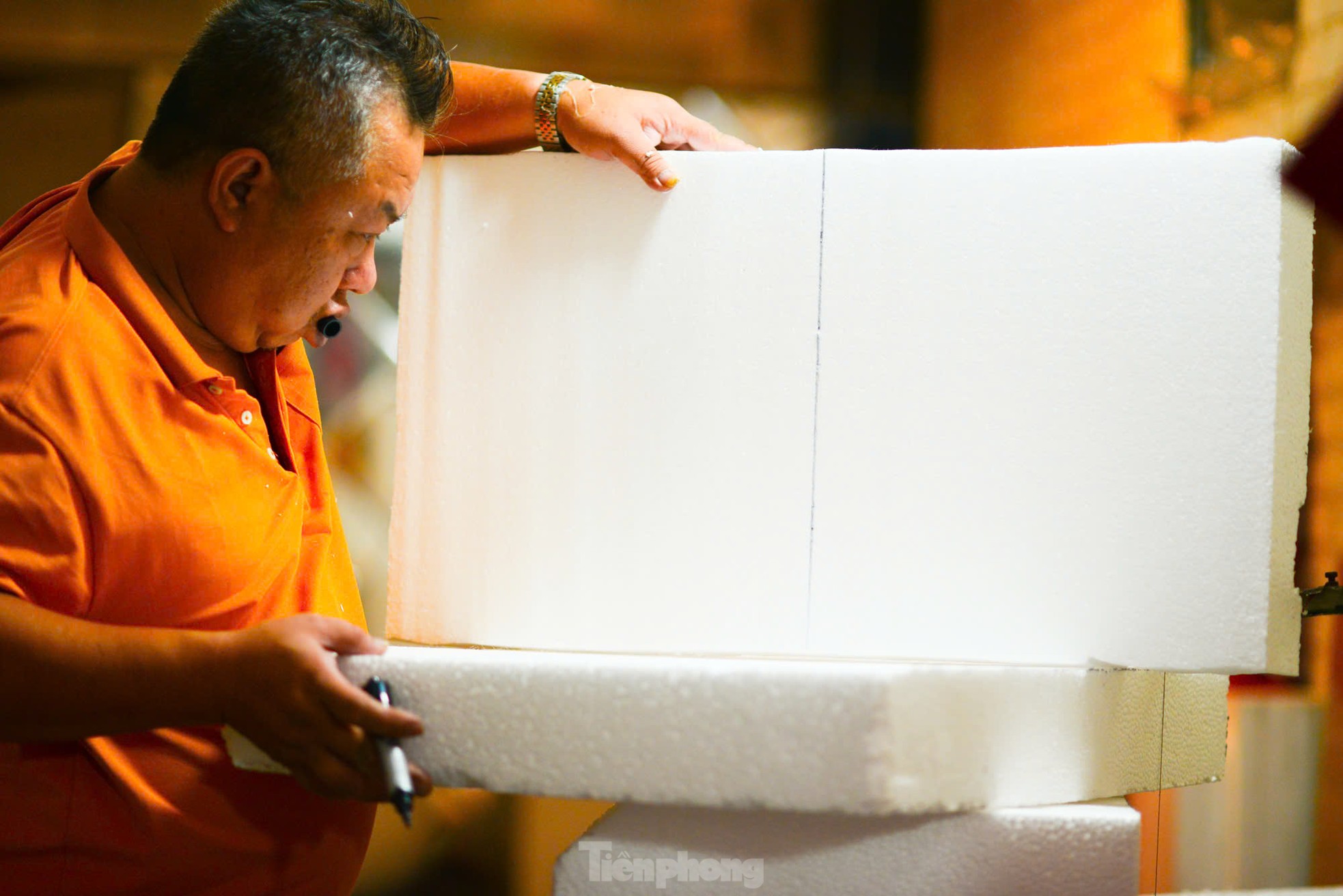 Tạo hình người tuyết, nghề lạ hái bộn tiền ở Thủ đô mùa Giáng sinh - Ảnh 6