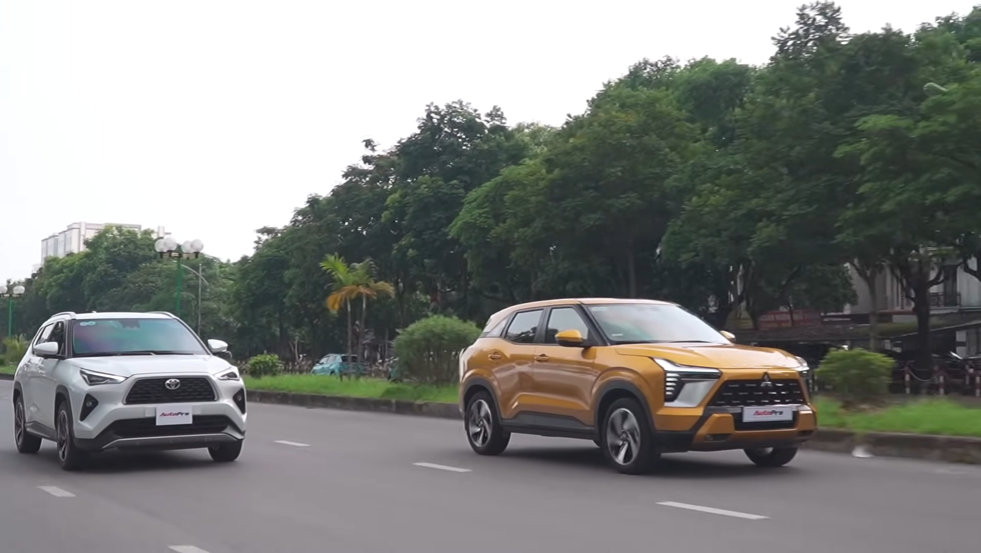 Bán vượt Mitsubishi Xforce trong tháng 10 nhưng Toyota Yaris Cross không dễ giành ngôi vua doanh số phân khúc năm nay - Ảnh 1