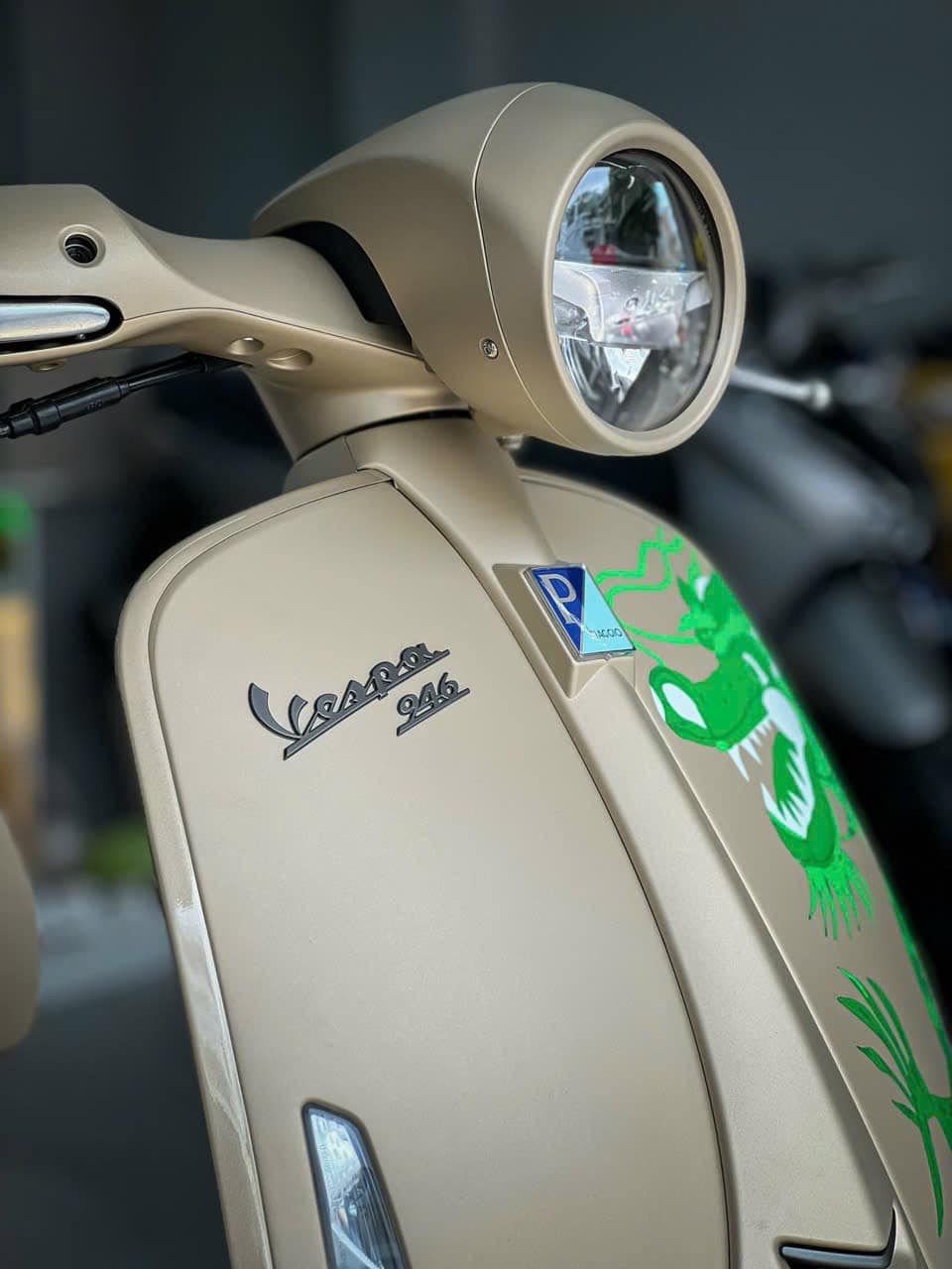 Hai tháng nữa là Tết, Vespa 946 bản Rồng 'hết thời' hét giá, từng đắt ngang xe sang nay có nơi rao dưới 500 triệu - Ảnh 2