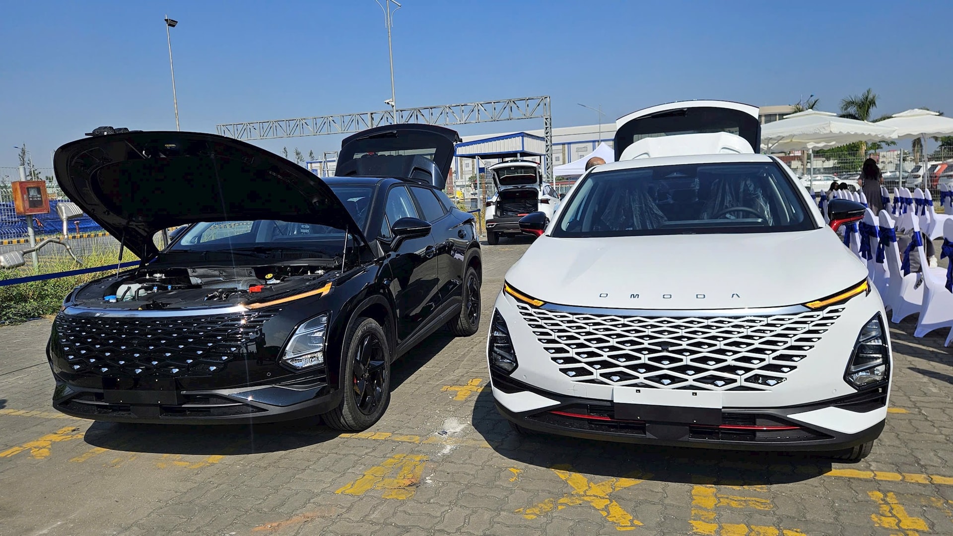 Lô Omoda C5 đầu tiên cập cảng Việt Nam, chờ bàn giao đến tay khách Việt cuối tháng này - Ảnh 4